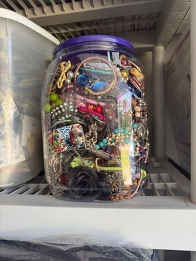 Craft jewelry jar